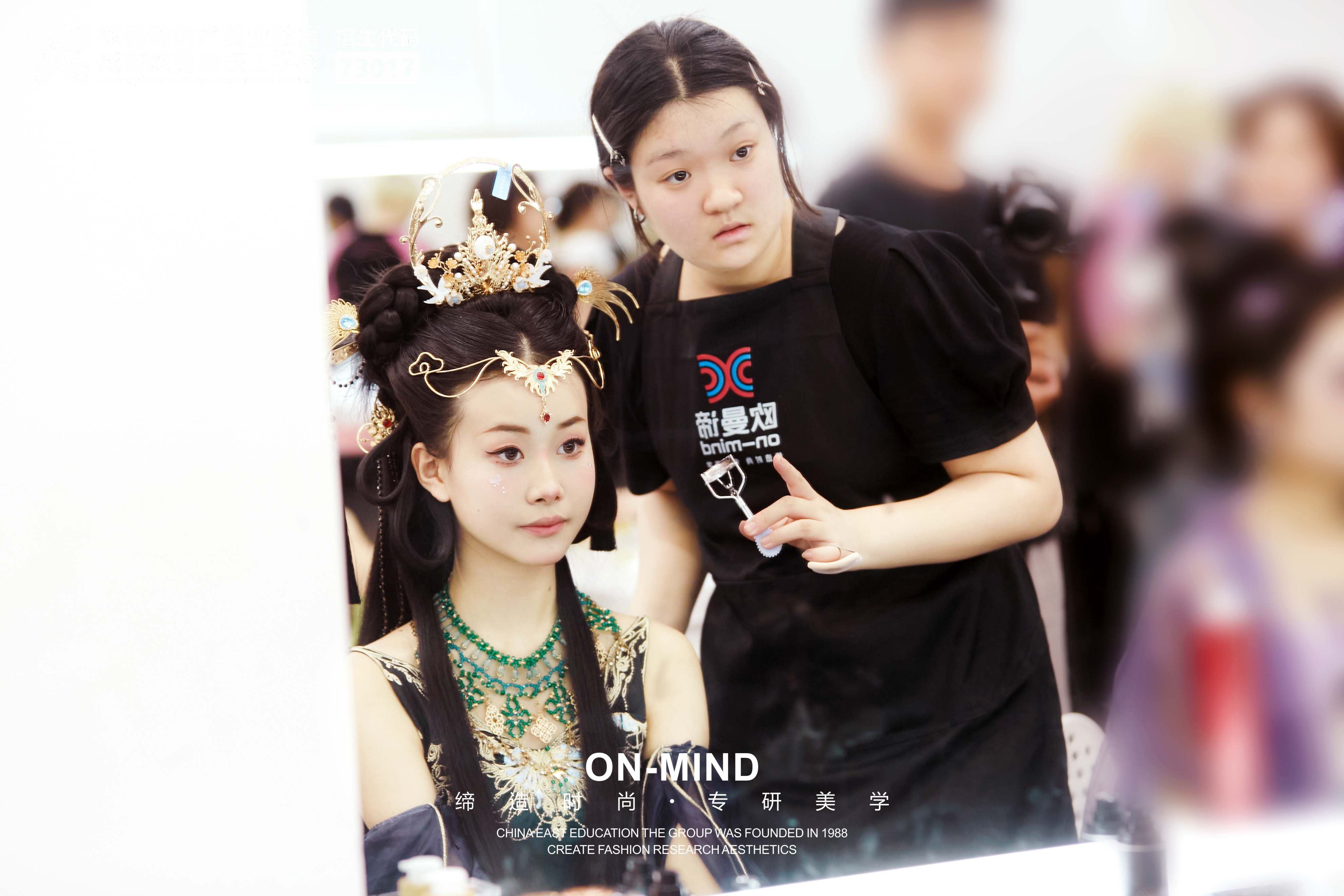 学化妆容易吗？二十岁学化妆会不会晚？